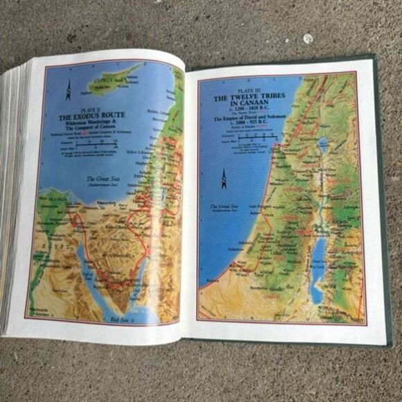 New International Version Disciple’s Study Bible - Picture 10 of 10